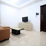 1Br Suite L\'Avenue Apartment Pancoran By Travelio